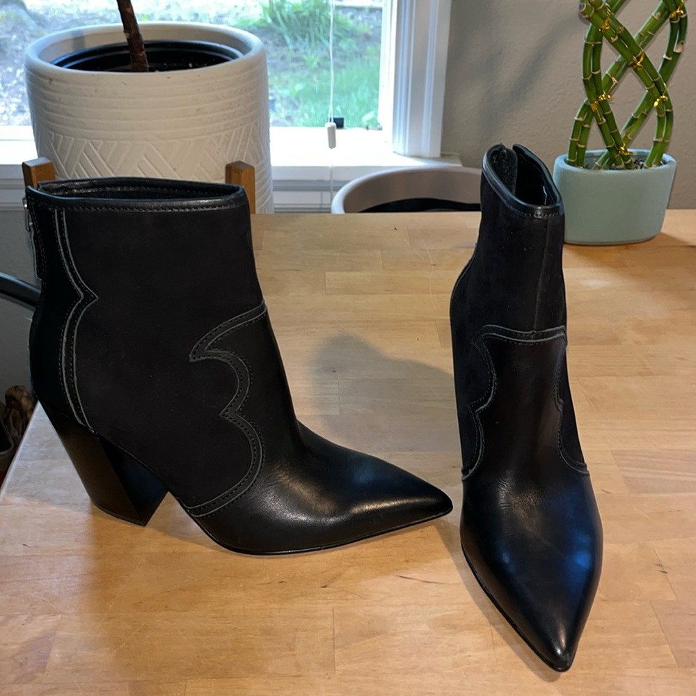 Dolce Vita Leather booties size 7.5 (minor flaws)